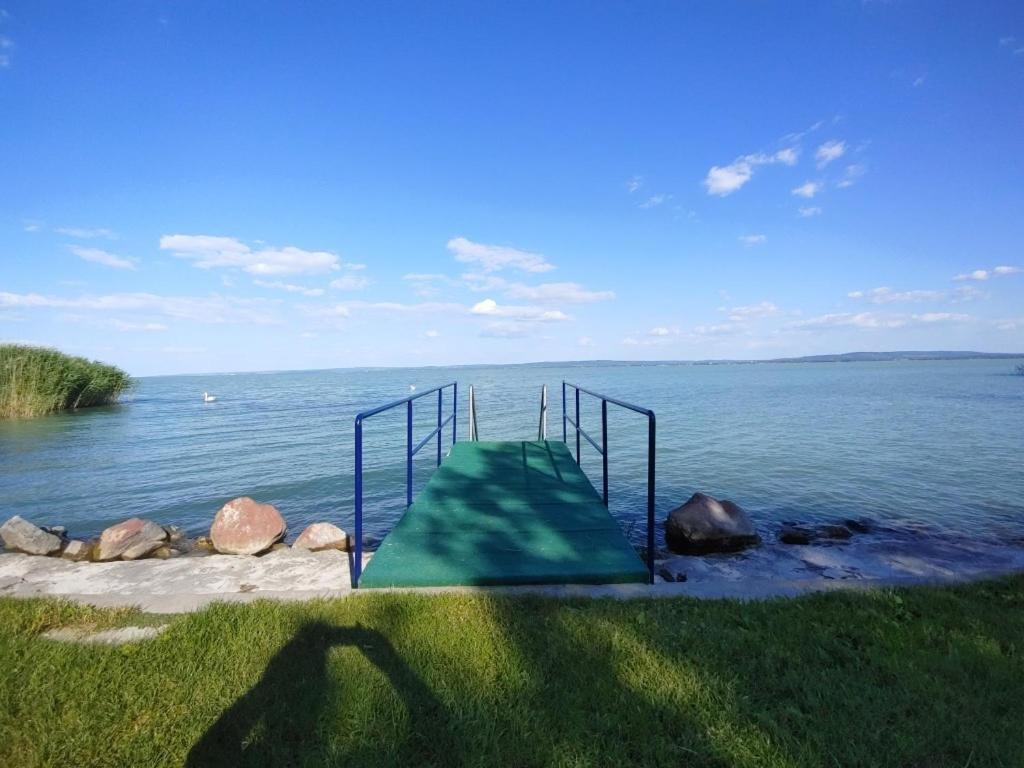 Sir David Balaton Castle Apartmanok Balatonszepezd Εξωτερικό φωτογραφία