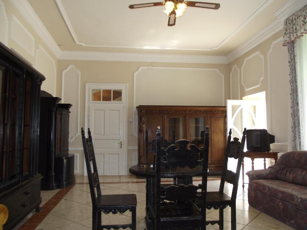 Sir David Balaton Castle Apartmanok Balatonszepezd Δωμάτιο φωτογραφία